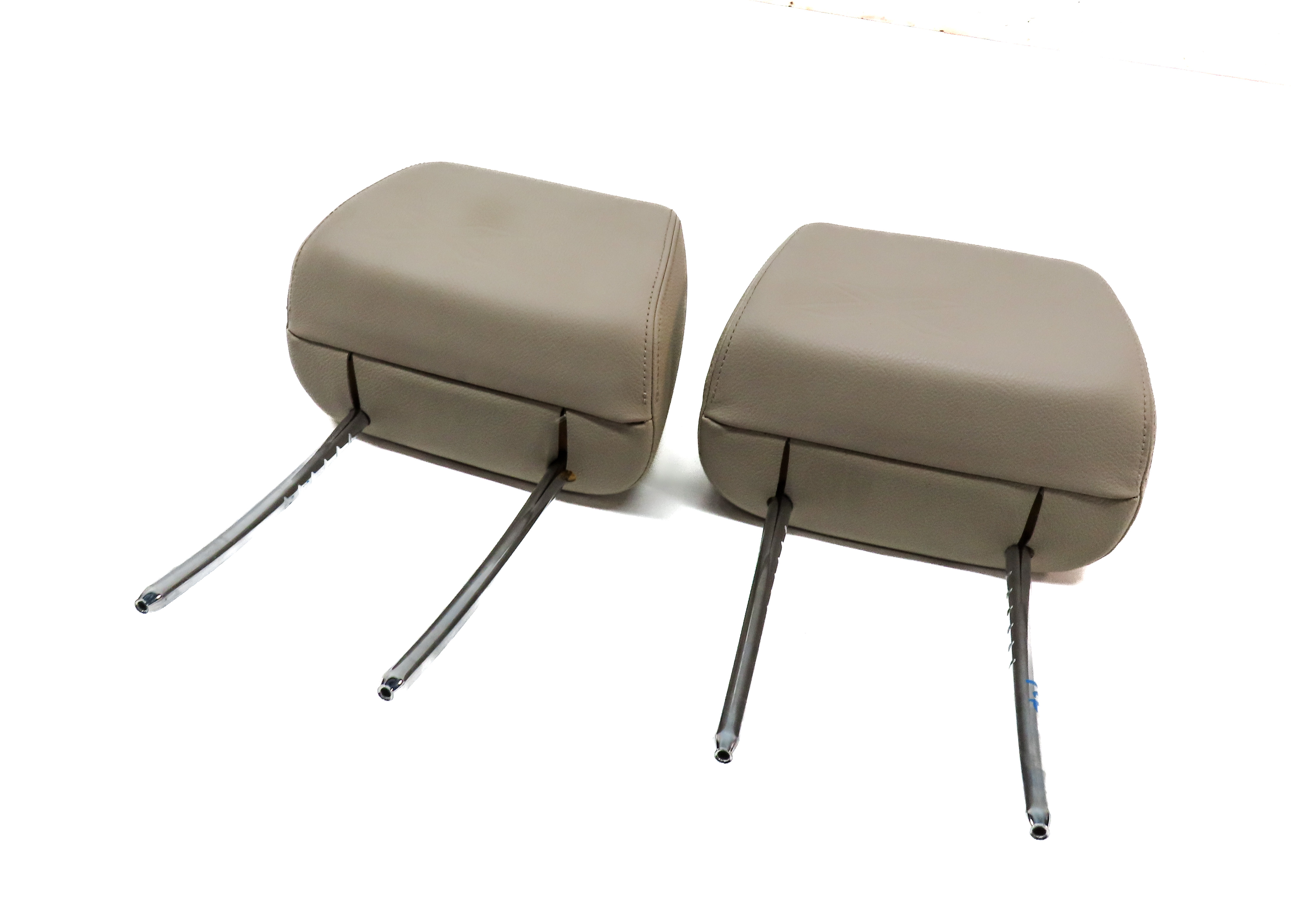 13-15 BMW X1 (E84) FRONT LEFT DRIVER & RIGHT PASSENGER HEADREST SET 2 (Oyster) — exact item pictured